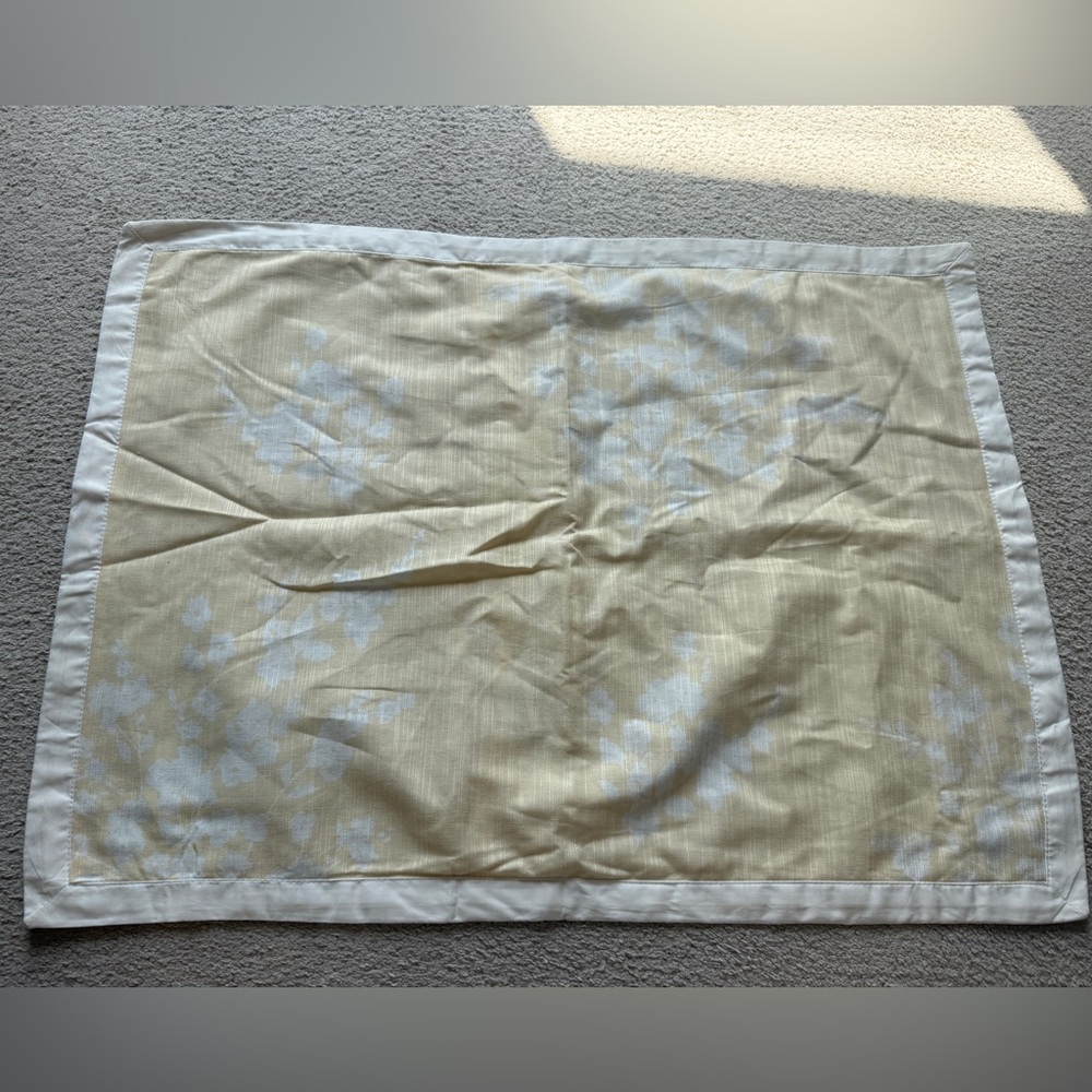 Fieldcrest Yellow White Floral Pillow Sham Shams King 28.5” X 22” New Case Cover